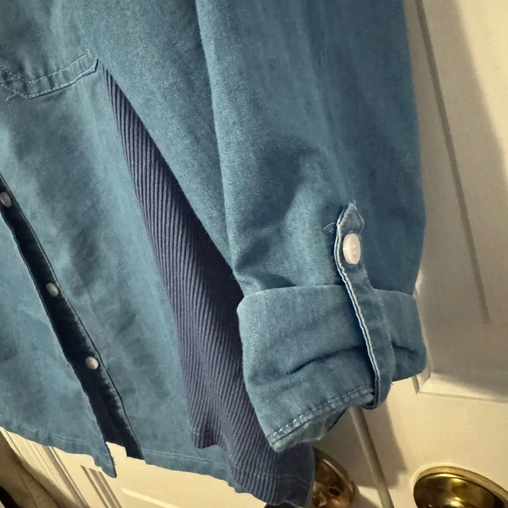 Croft & Barrow Light Blue Denim Shirt. Cute , Classic & Timeless. XL - Picture 4 of 9